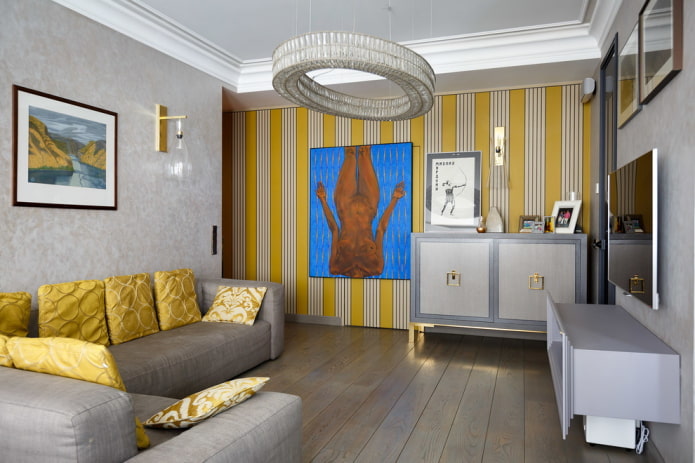 Yellow and gray wallpaper in the living room