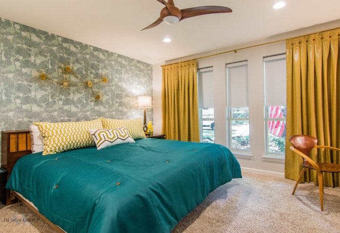 curtains in the bedroom