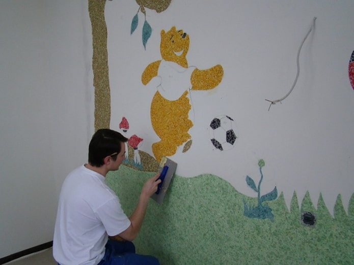applying liquid wallpaper according to a sketch