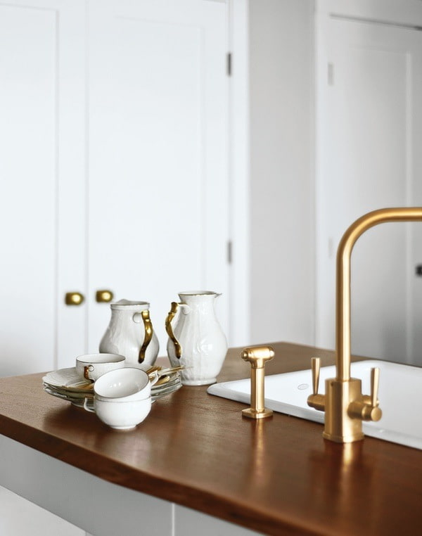 tableware with gold details