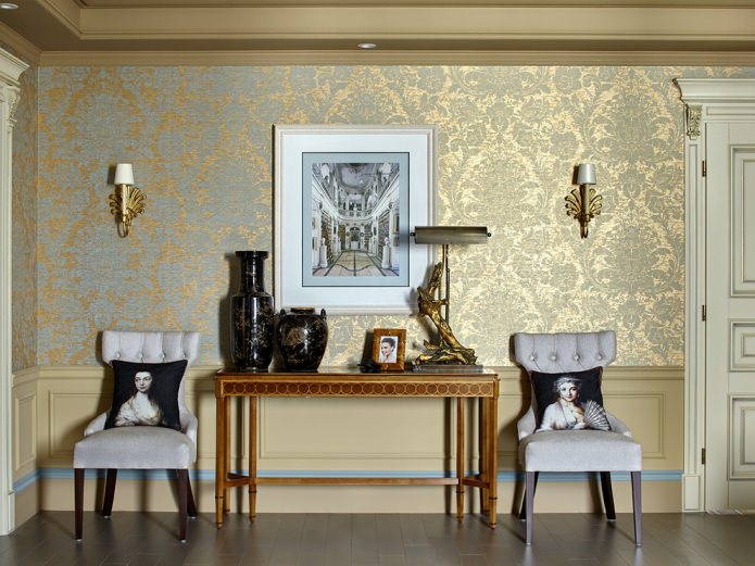wallpaper in the hallway