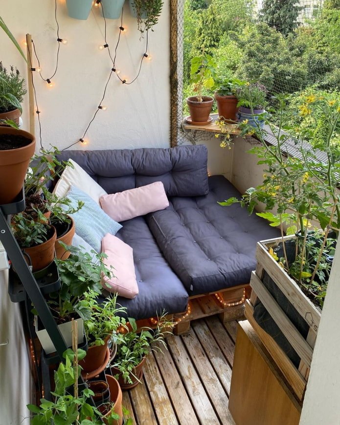 Pallet Sofa