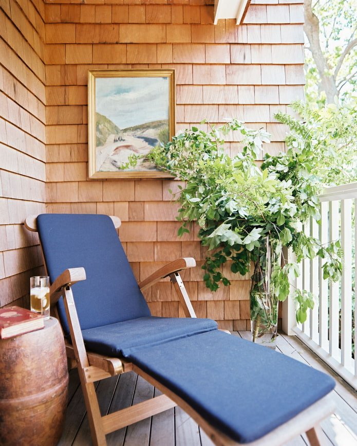 Chaise lounge on the balcony