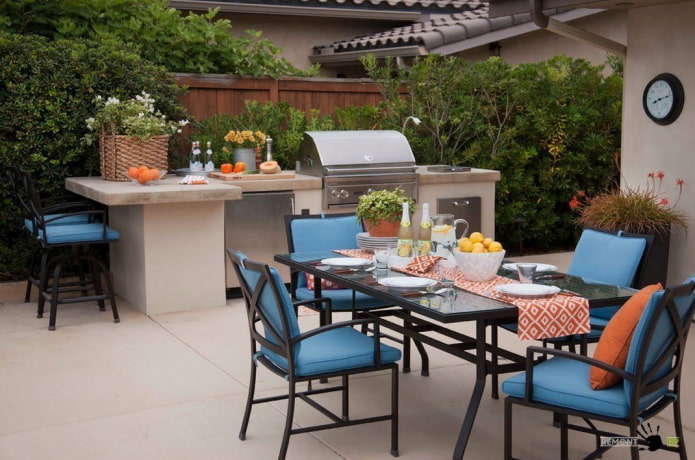 dining area outside in the house